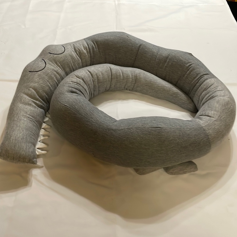 American Comfort Pillow - Alligator- EUC